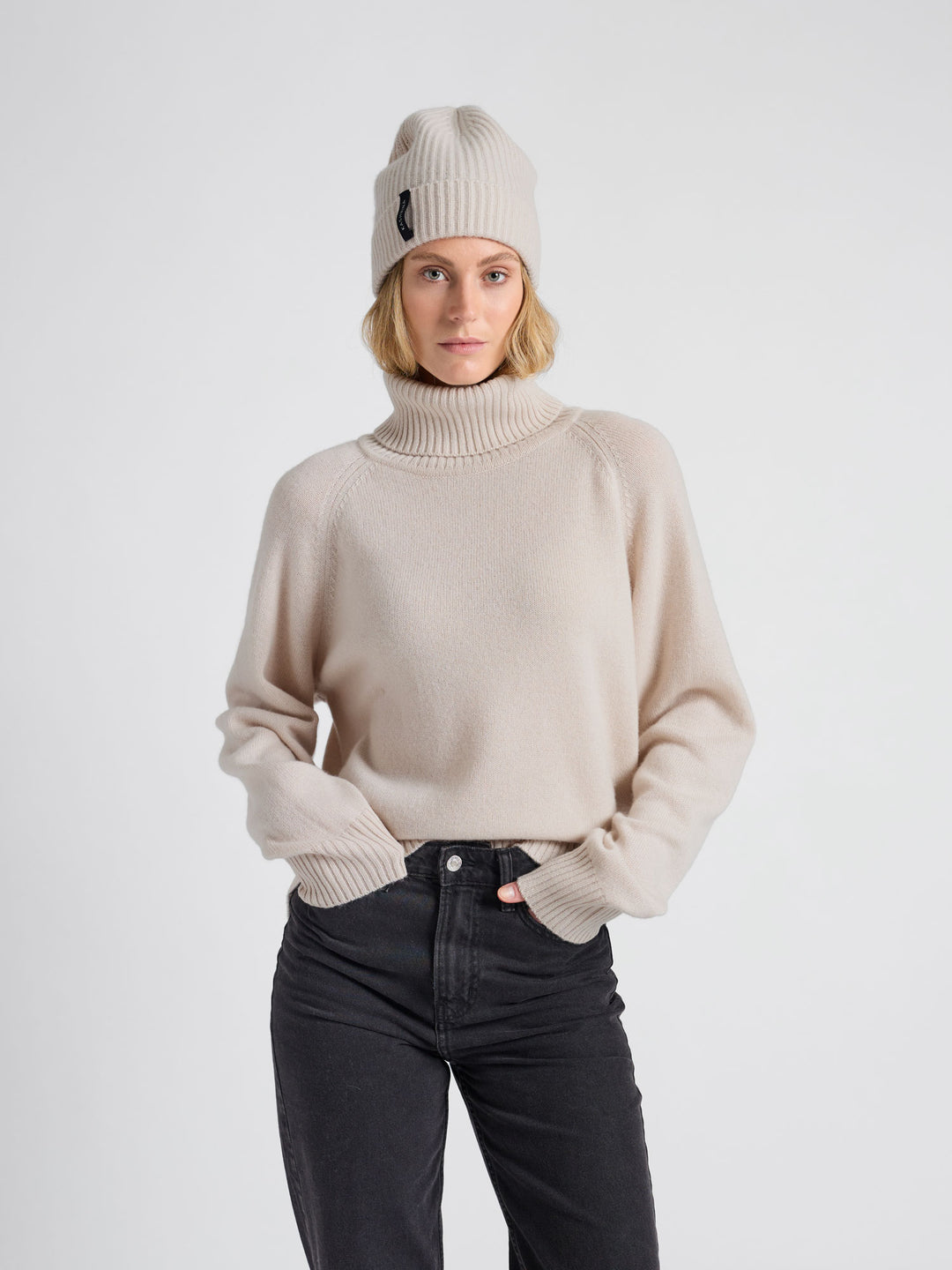 Kashmirlue "Elli" i 100% ren cashmere, kashmir. Farge: Cream. Norsk design fra Kashmina.