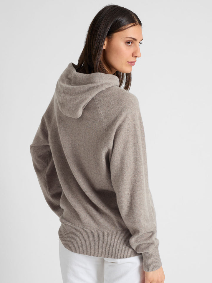 Kashmirgenser "lux hoodie" 100% kashmir fra Kashmina, fargen Toast