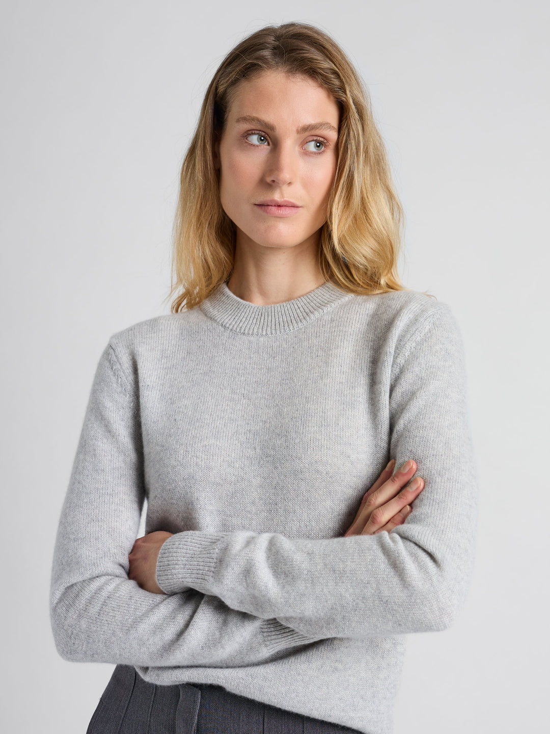 "Sofia long" kashmirgenser i 100% ren kashmir, cashmere. Norsk design fra Kashmina. Farge: Lys Grå.